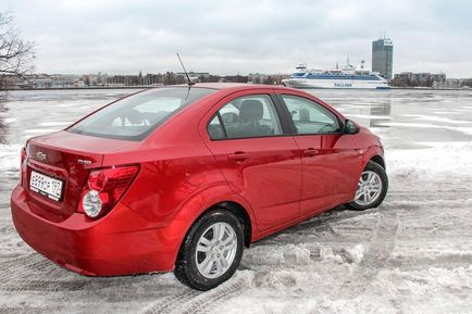 Тестдрайв-порівняння chevrolet aveo, chevrolet cruze hatchback випробування Прибалтикою