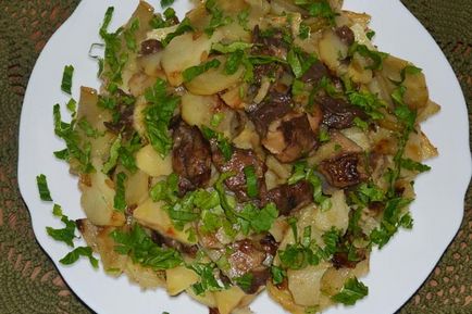 Тушкована картопля з маслятами в мультиварці, духовці, на сковороді