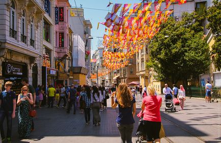 Strada istiklal în excursia de la Istanbul, povestea în care se află