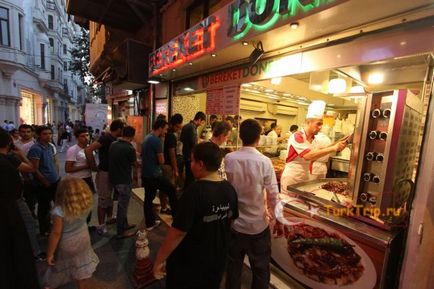 Strada istiklal din Istanbul fotografie și descriere