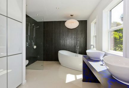 Bath kettő mosdóval - egy fotón a belső (ok) Fürdő két mosdó - egy fotó a belsejében
