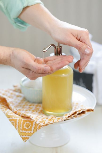 Чудова процедура «умивання маслом» - покрокова інструкція, завжди у формі!