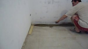Изравняване подово лепило за плочки, ако е възможно