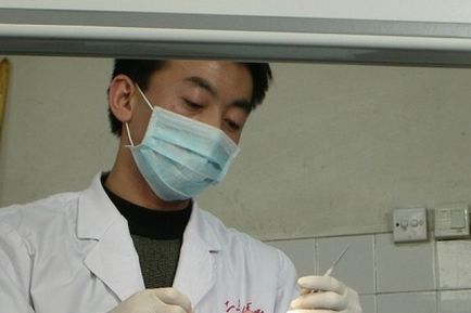Zabaykalka beiktatásával a fogak Dr. Misha Mandzsúriában, gyógyítani őket Oroszországban 300 tonna
