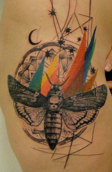 Valoarea tatuajelor de molii, desemnarea tatuajelor de molii, ceea ce înseamnă un tatuaj de molii, fotografii și exemple