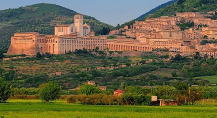 Assisi atracții italia cu fotografii, istoria orașului