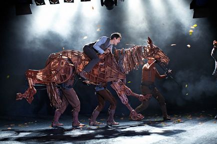 Бойовий кінь - театральне диво