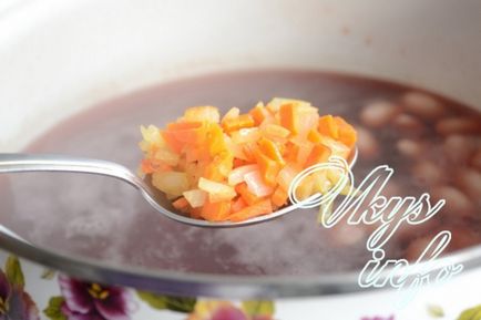 Борщ з квасолею і кількою в томаті - покроковий рецепт з фото