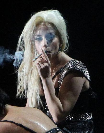 Mi történt az alakja lady gaga fotók visszanyert 15 kg dohányzás gyom