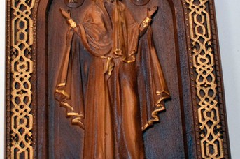 Icoane sculptate din lemn la comandă