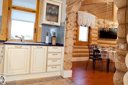 Proiectarea bucătăriei într-o casă din lemn, de la bucătărie mică la cea mare