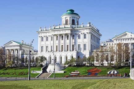 Palace szemben a Kreml története Pashkov House