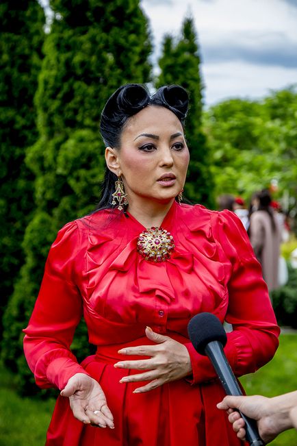 Glamour în spectacolul din Almaty din colecția de kuralai nurkadilova