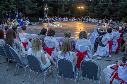 Гламур по-Алматинської показ колекції Куралай Нуркаділова