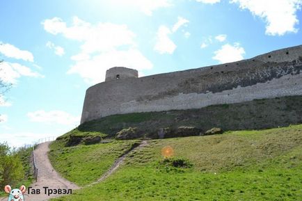 Cetatea Izborsk din vechiul Izborsk