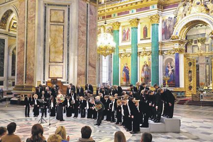 З Ісаакіївського собору розганяють дармоїдів