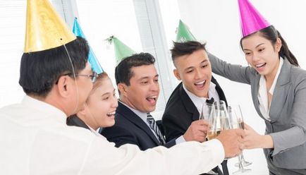 Cum sărbătoresc o zi de naștere la birou