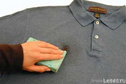 Hogyan mossa zsíros foltokat a ruha