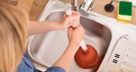 Cum să elimini un blocaj în chiuveta de bucătărie din bucătărie acasă