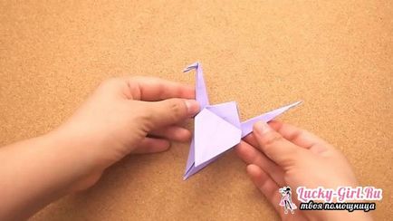 Cum de a face o macara origami dintr-o hârtie cu propriile mâini o diagramă și o instrucțiune cu o fotografie