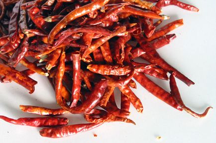 Ahogy száraz keserű bors (száraz) Mivel a száraz erős paprika