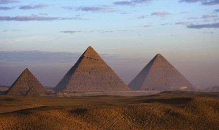 Cum au apărut piramidele rețelei universale