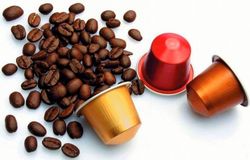 Cafeaua pentru mașină de espresso în capsule este non-presare, dolce gros, tassimo