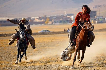 Kozlodranie - sport popular din Afganistan - știri în fotografii