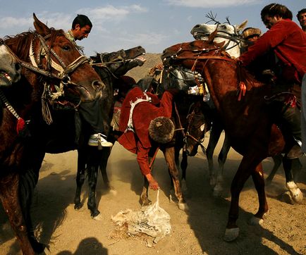 Kozlodranie - sport popular din Afganistan - știri în fotografii