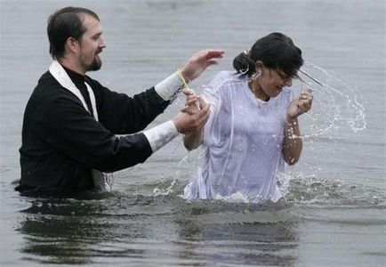Хрещення дорослої людини навіщо і як