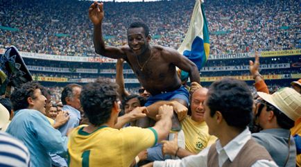 Legendarul jucător de fotbal al echipei naționale braziliene pele
