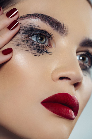 Machiaj în căldura a 20 de secrete de la artiști răcoritori de make-up - femeie de zi