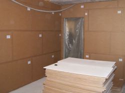 Materiale pentru izolarea fonică a pereților și plafoanelor