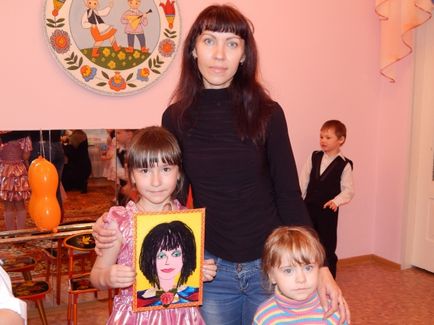 Minunat portret mama (din materiale la îndemână)