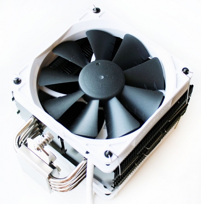 Moda pentru două ventilatoare fan-uri ph-tc12dx și thermaltake nic c5