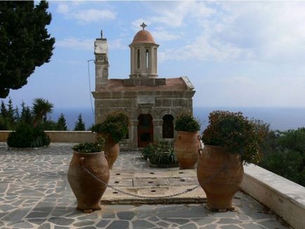 Mânăstirea a fost mutată în Creta, fotografie și descriere