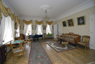 Muzeul-rezervație - Tarkhany - 74 de ani