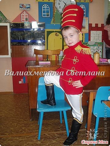 Новорічний костюм олов'яного солдатика своїми руками 1