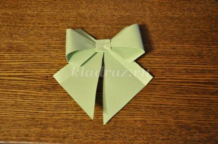 Tömeges virágok saját kezűleg (Alina) Tömeges virágok saját kezével
