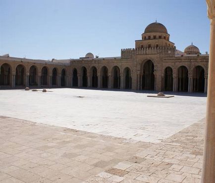 Ünnepnapok Hammamet előnyeiről és hátrányairól