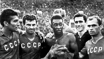 Pele - legendele fotbalului - toate despre legendarii jucători de fotbal, antrenori, arbitri