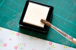 Tökéletes gyöngy - kölcsönhatás a különböző típusú festékek, scrapboutique ( «Ingvild Bolme» kréta) Tökéletes gyöngy - kölcsönhatás a különböző típusú festékek, scrapboutique
