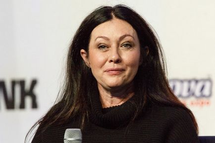 Megöregedett csata után a rákkal Shannon Doherty végre a nyilvánosság előtt, kozmopolita magazin (Shannon Doherty) Megöregedett csata után a rákkal Shannon Doherty végre a nyilvánosság előtt, kozmopolita magazin