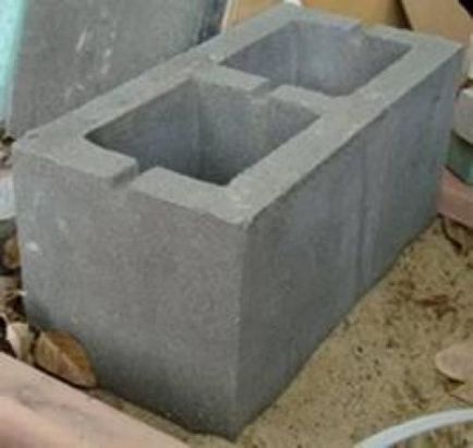 Construiți o casă dintr-un bloc de ciment cu propriile mâini, făcând blocuri la domiciliu, clădire