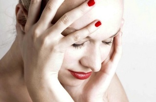 Semne și simptome ale sinuzitei frontale și inflamației sinusurilor frontale la adulți