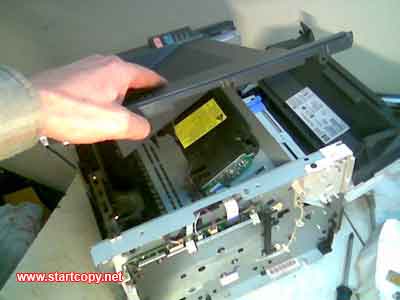 Demontarea imprimantei nr. Lj1320 pentru înlocuirea filmului termic