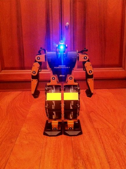 Robonova-1 сучасний робот андроїд »андроїди