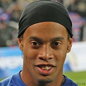 Ronaldinho (ronaldinho) scurtă biografie a jucătorului de fotbal