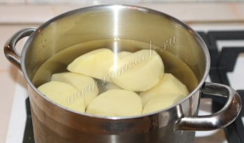 Kielégítése burgonya sütve sült hús (puding) Kiadós burgonya sütve sült hús