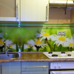 Skinali pentru bucătărie - un șorț frumos de sticlă cu și fără lumină, idei de design de fotografie